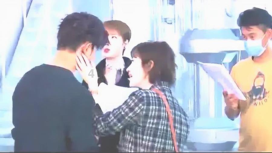 别的部门同事与你争执时,领导帮你,你会如何回报?-专业的红迪网平台